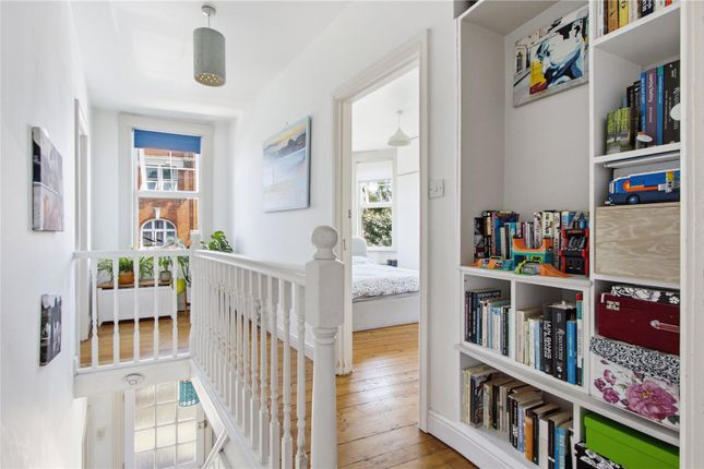 9, Hoppers Road, London photo 4