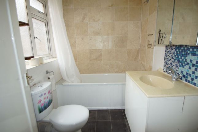 25, Denzil Road, London photo 4