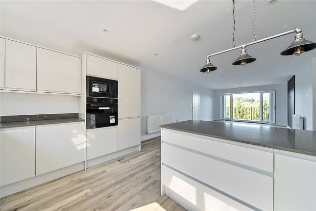 Flat B, 32, Hillcrest Road, Westerham photo 4