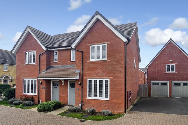 4, Pierrepoint Way, Milton Keynes photo 2