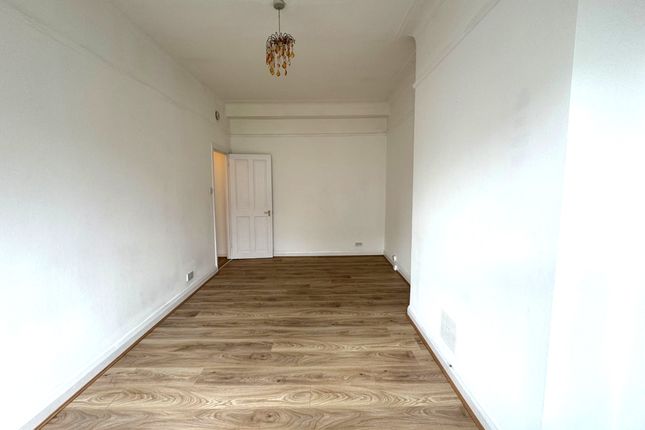 Broadway, West Ealing photo 2