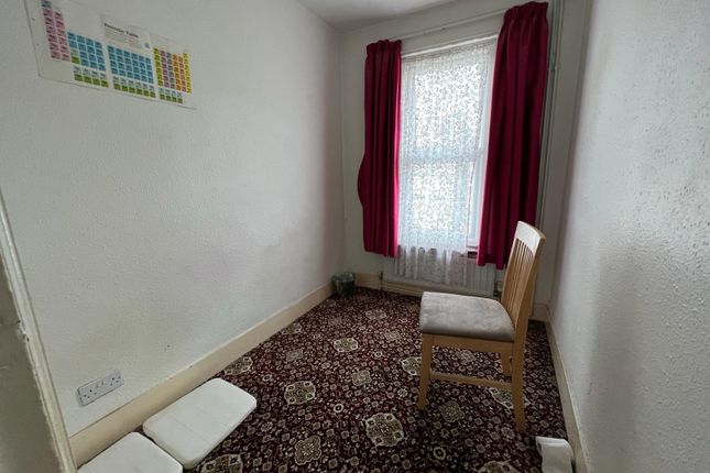 Semi-detached house to rent in Townsend Road, Southall