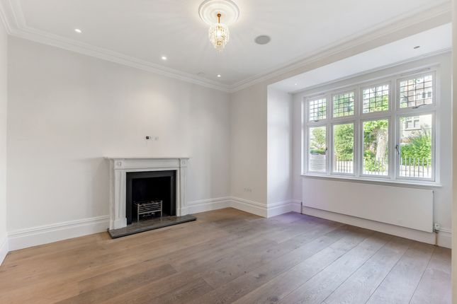 Larpent, Larpent Avenue, London photo 4