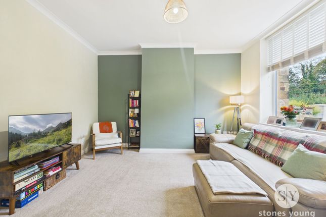 2 Victoria Terrace, Blackburn photo 3