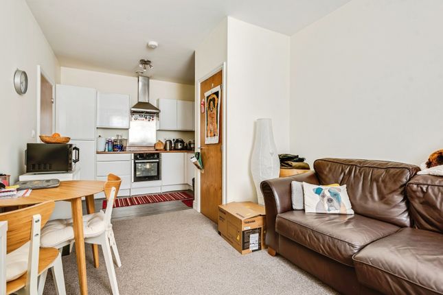 17 Electra House,, Farnsby Street, Wiltshire photo 3