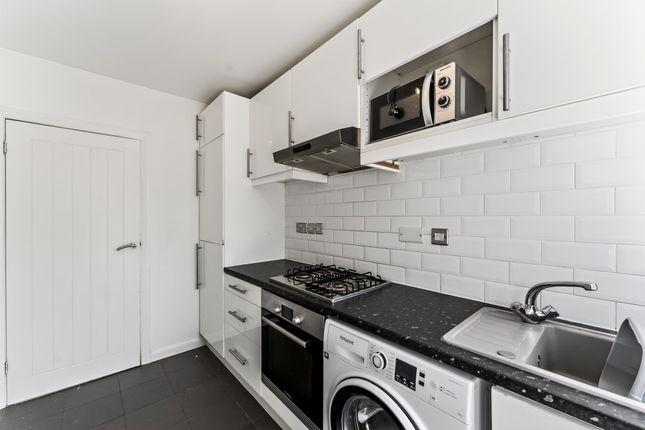 255, Kingsbridge Road, Morden photo 3