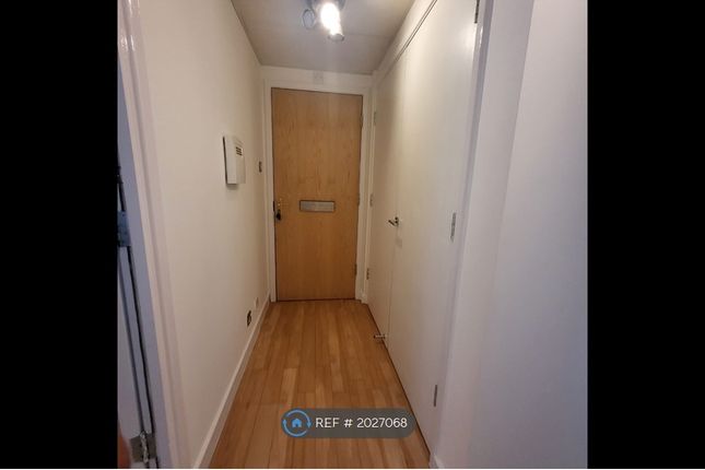 Flat to rent in Parkgate, Nottingham