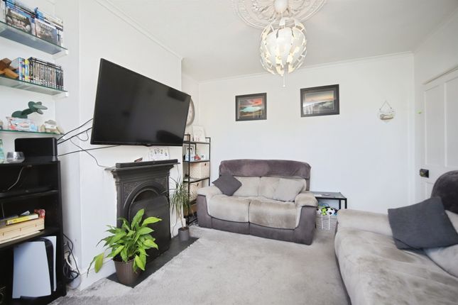 1, Wilfred Road, Taunton photo 4
