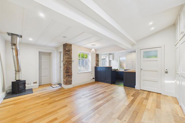 The Studio, 8, Keldgate, Beverley photo 3