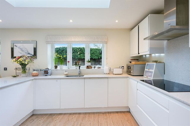 78, Sandlands Road, Walton on the Hill photo 4