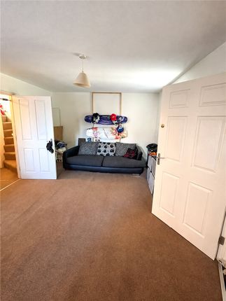 7, Frederik Court, Worcester photo 2