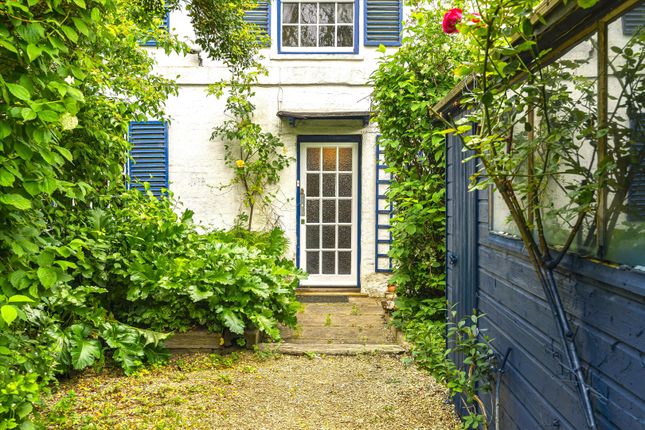 Thumbnail Terraced house for sale in Godstow Road, Wolvercote, Oxford