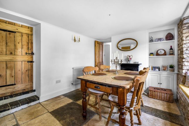 22, Pooles Lane, Stroud photo 4