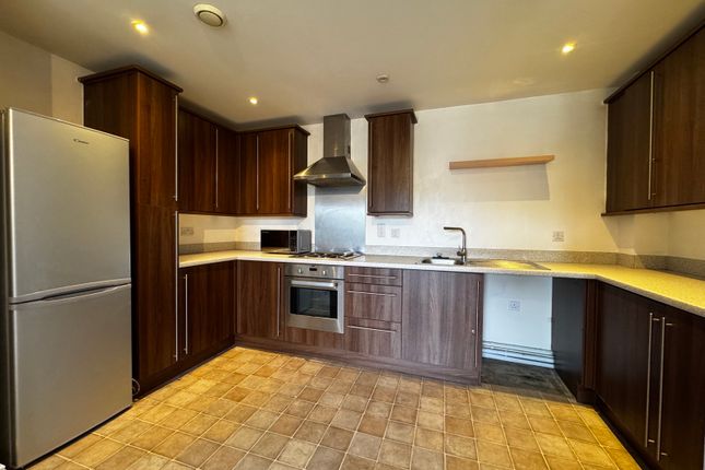 12 Bell Court,, Merlin Road, Hampshire photo 2