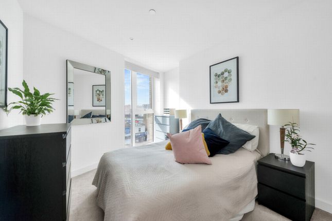 Flat to rent in Duncombe House, Victory Parade, London