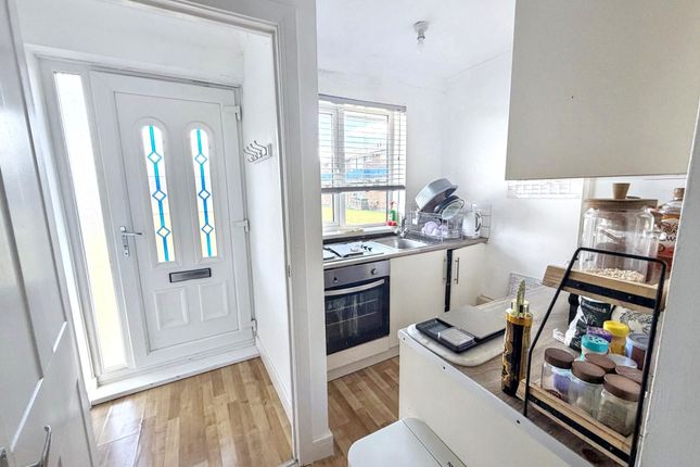58, Kearsley Close, Whitley Bay photo 3