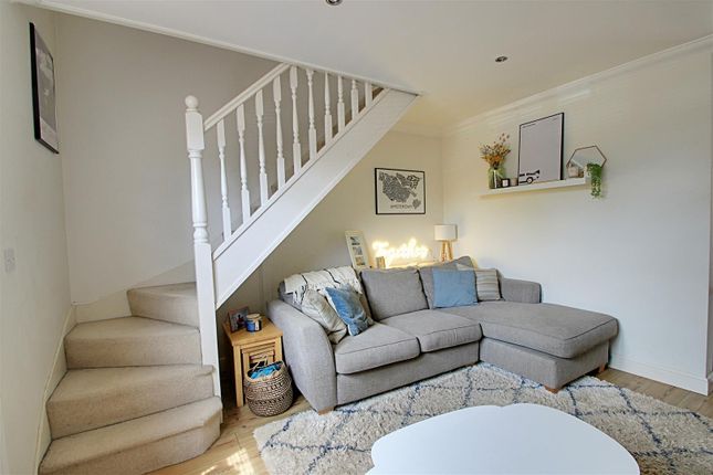 Living Room 1.Jpg