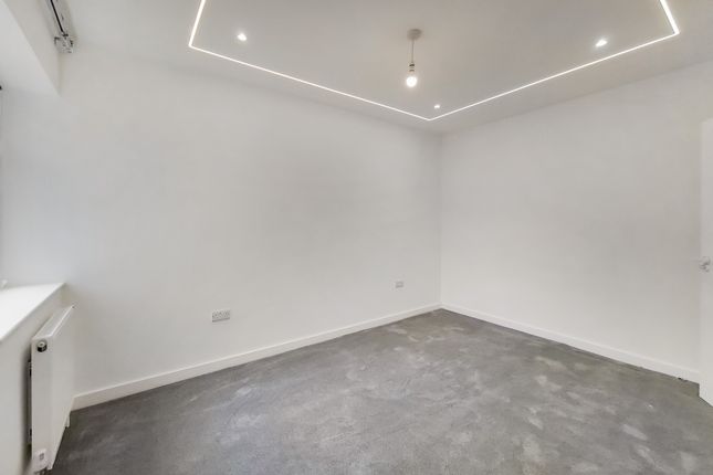 Flat for sale in Dollis Hill Lane, Cricklewood