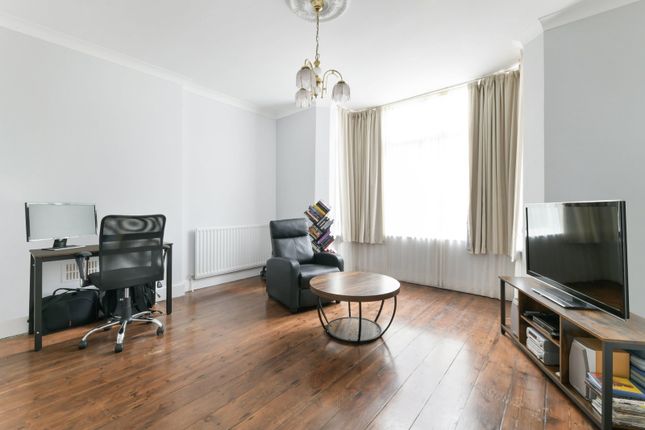 28,Flat 2, Somers Road, Reigate photo 4