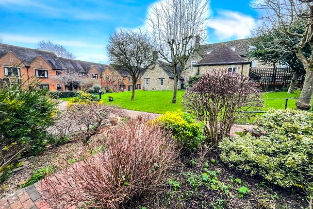32, Parsonage Court, Swindon photo 2