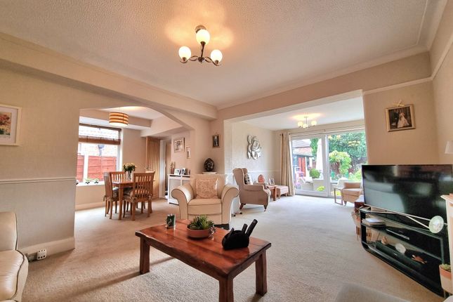 13 Briarlands Avenue, Sale photo 2