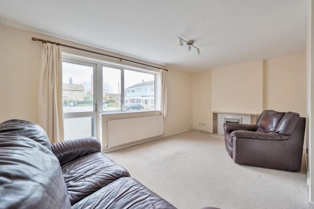 1 Swan Court, Eynsham, Witney photo 3