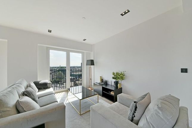 2, Exchange Gardens, London photo 4