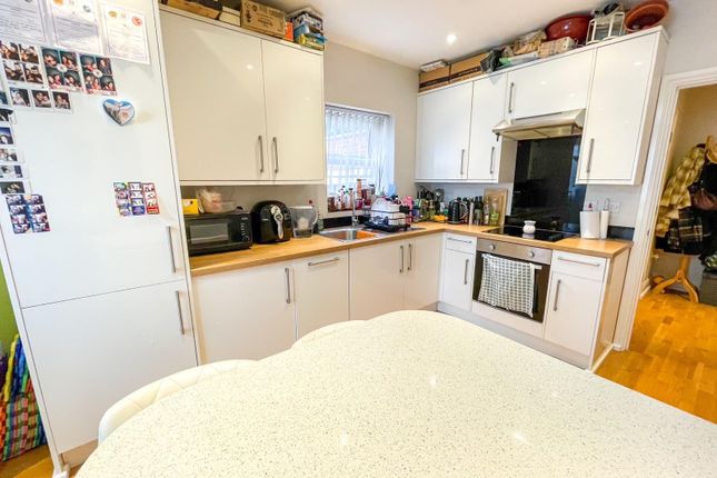 Flat 1, Kilrae, Feltham photo 4