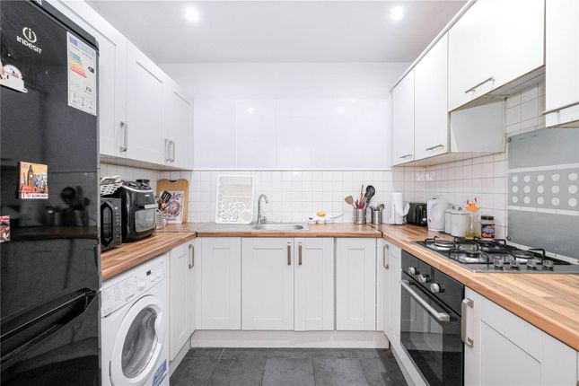 Flat for sale in Blackthorn Road, Ilford