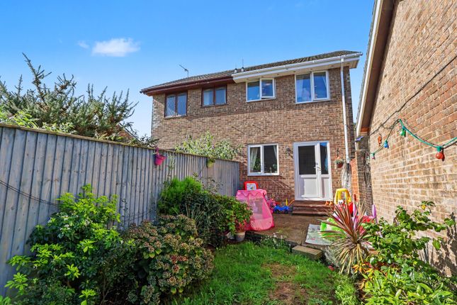 Bullfinch Close, Poole photo 2