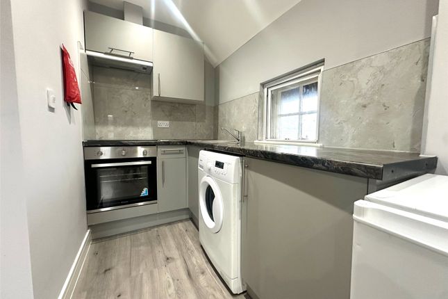 Flat 6, Withersfield Road, Haverhill, Suffolk, CB9 photo 2