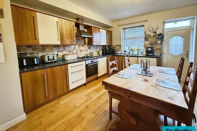 114 Colne Road, Barnoldswick photo 3