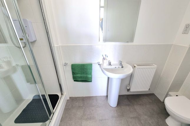 38 Llys Tre Dwr, Bridgend photo 4