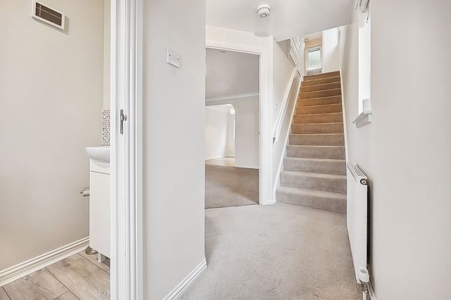 72, Brent Road, Thornliebank, Glasgow photo 2