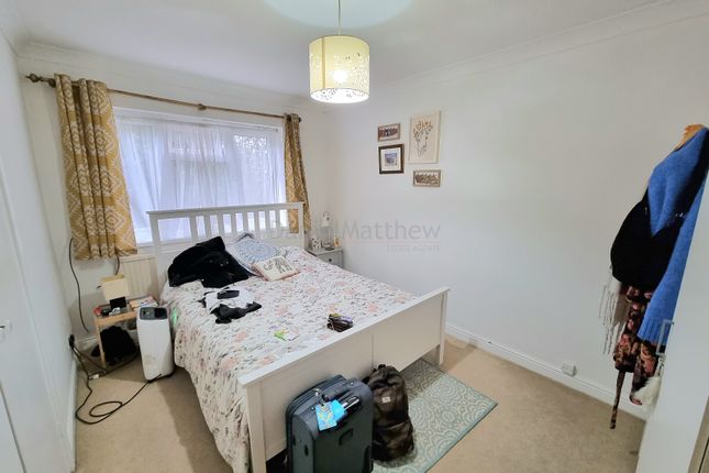 Flat for sale in Forest Oak Close, Cardiff