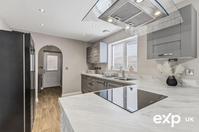 37 Colliers Way, Edwinstowe photo 4