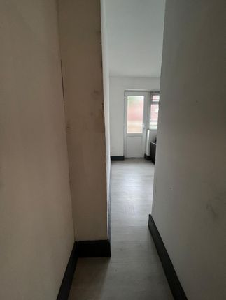 6A, Vincent Path, Northolt , London photo 4