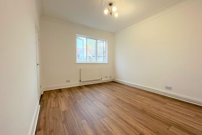 flat 3, 28, North Avenue, Southend-on-Sea photo 5