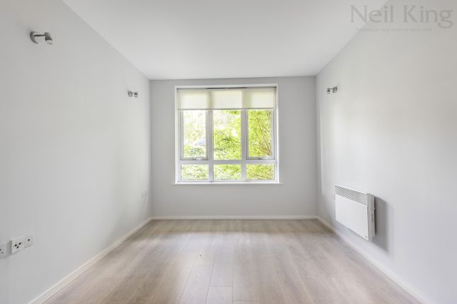Eaton Court, South Woodford photo 2
