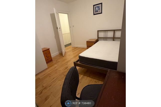 1-bed house on New Malden, £700/mo