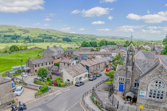 Brights Cottage,, Market Place, Hawes photo 3
