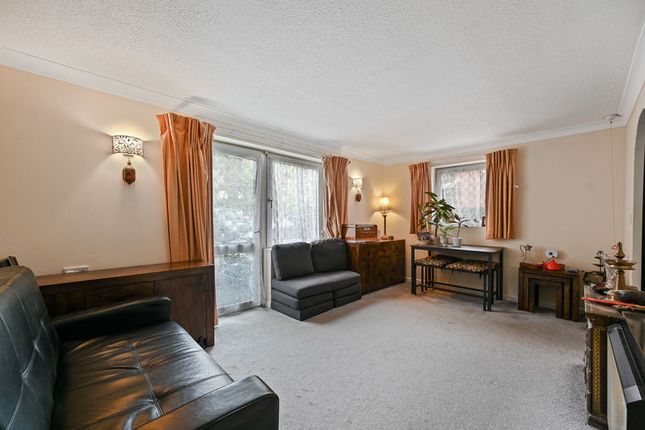 2 Homehayes House, Oakdene Close, Pinner photo 3