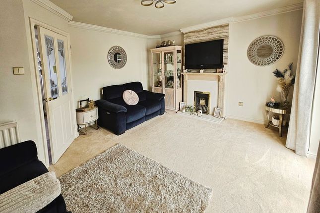 1, Warwick Grove, Bedlington photo 3