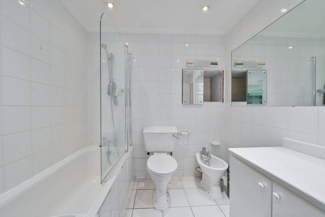 Thumbnail Flat for sale in Great Cumberland Place, Marylebone, London