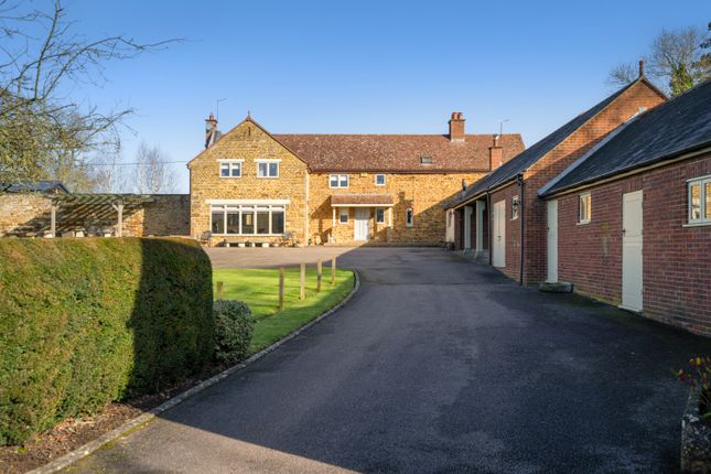 Thumbnail Detached house for sale in Blacklocks Hill, Banbury