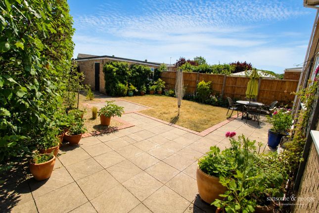 1, Cowslip Close, Reading photo 4