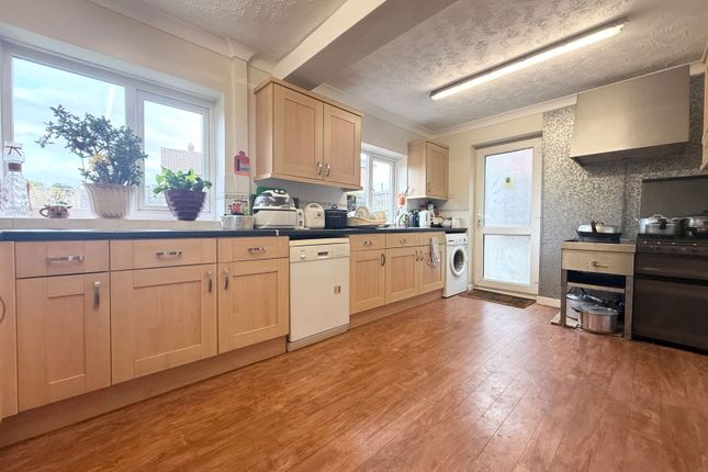 5, Ryecroft, Stourbridge photo 2