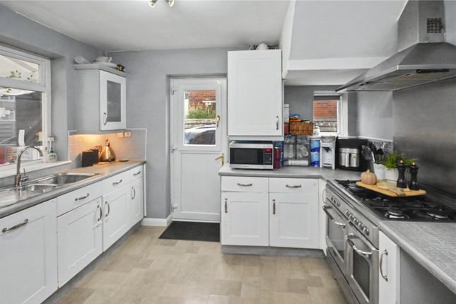 7, Heath Place, Leeds photo 3