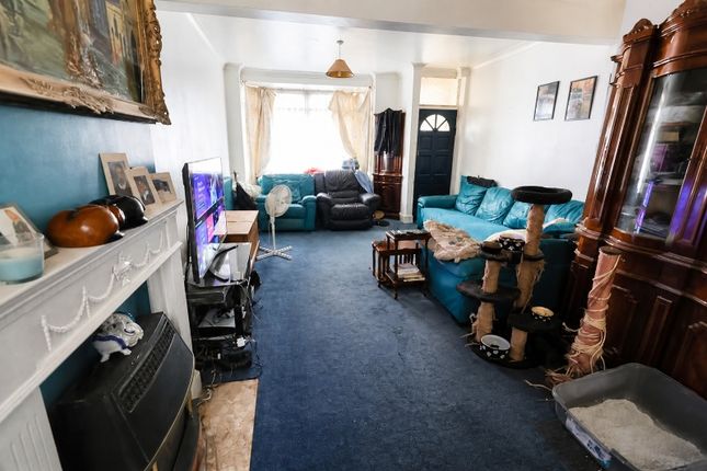38 Blenheim Road, London photo 3