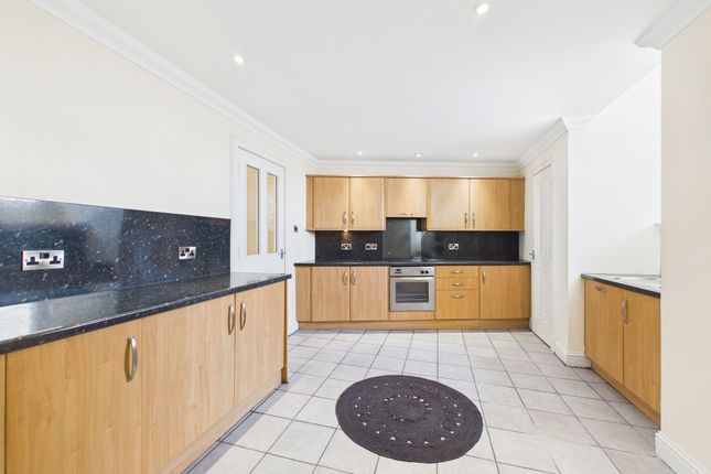 Flat 3 Wallace House 1 Castlegate, Lanark, Lanark photo 4